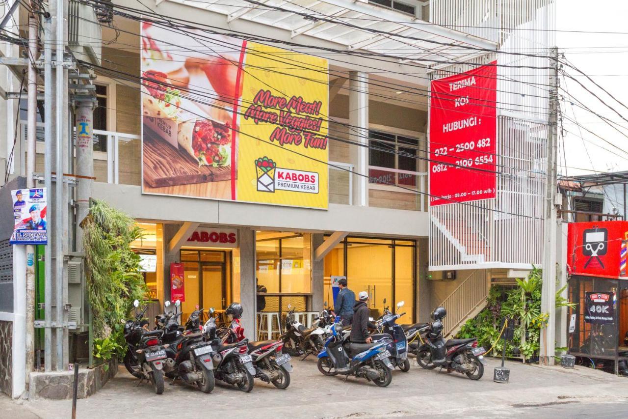 Reddoorz Plus @ Dipatiukur Bandung Exterior photo