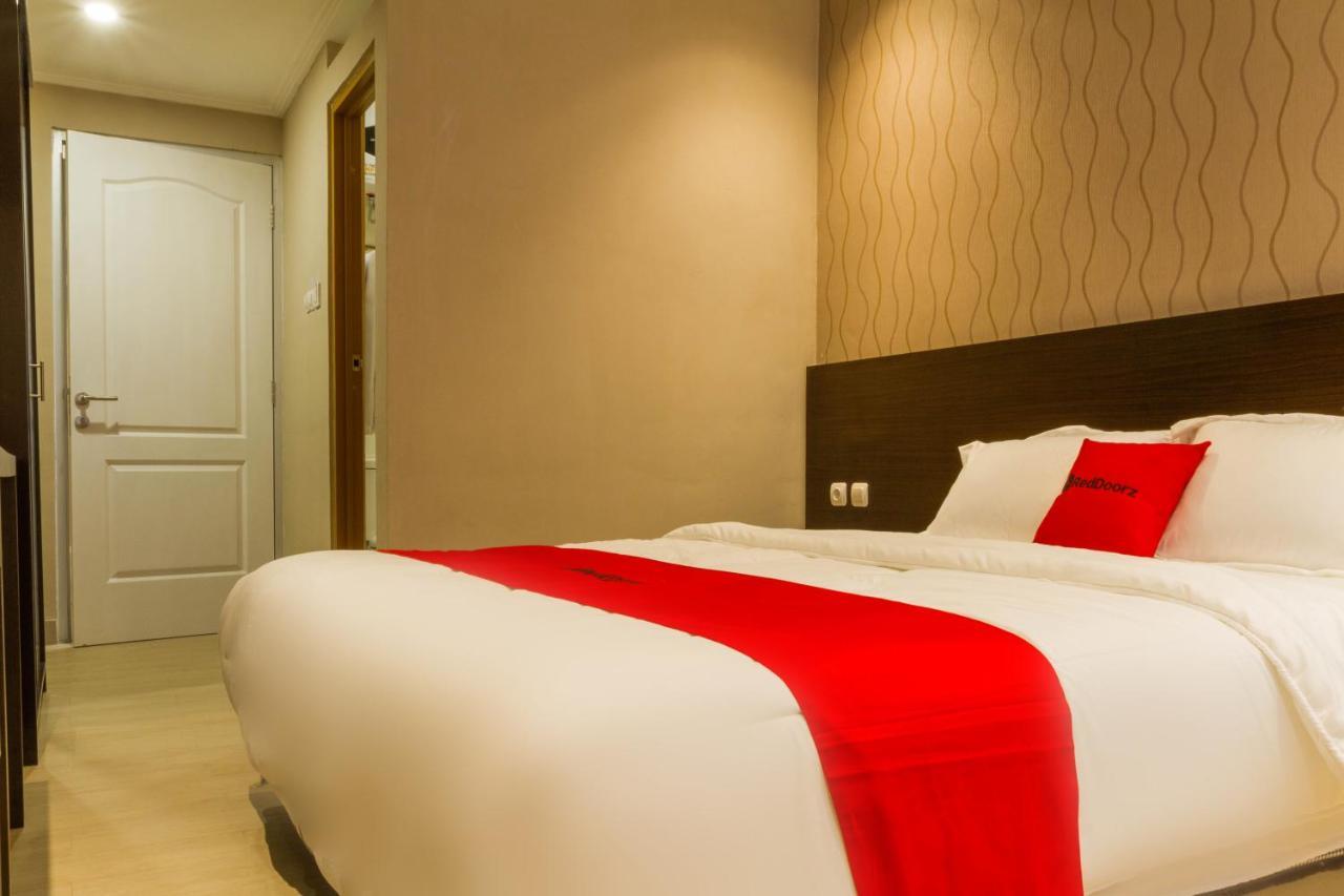 Reddoorz Plus @ Dipatiukur Bandung Exterior photo